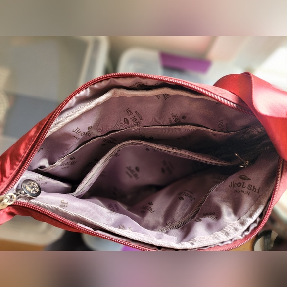 Jieol shi fashion women's maroon over the shoulder bag. - Picture 7 of 8